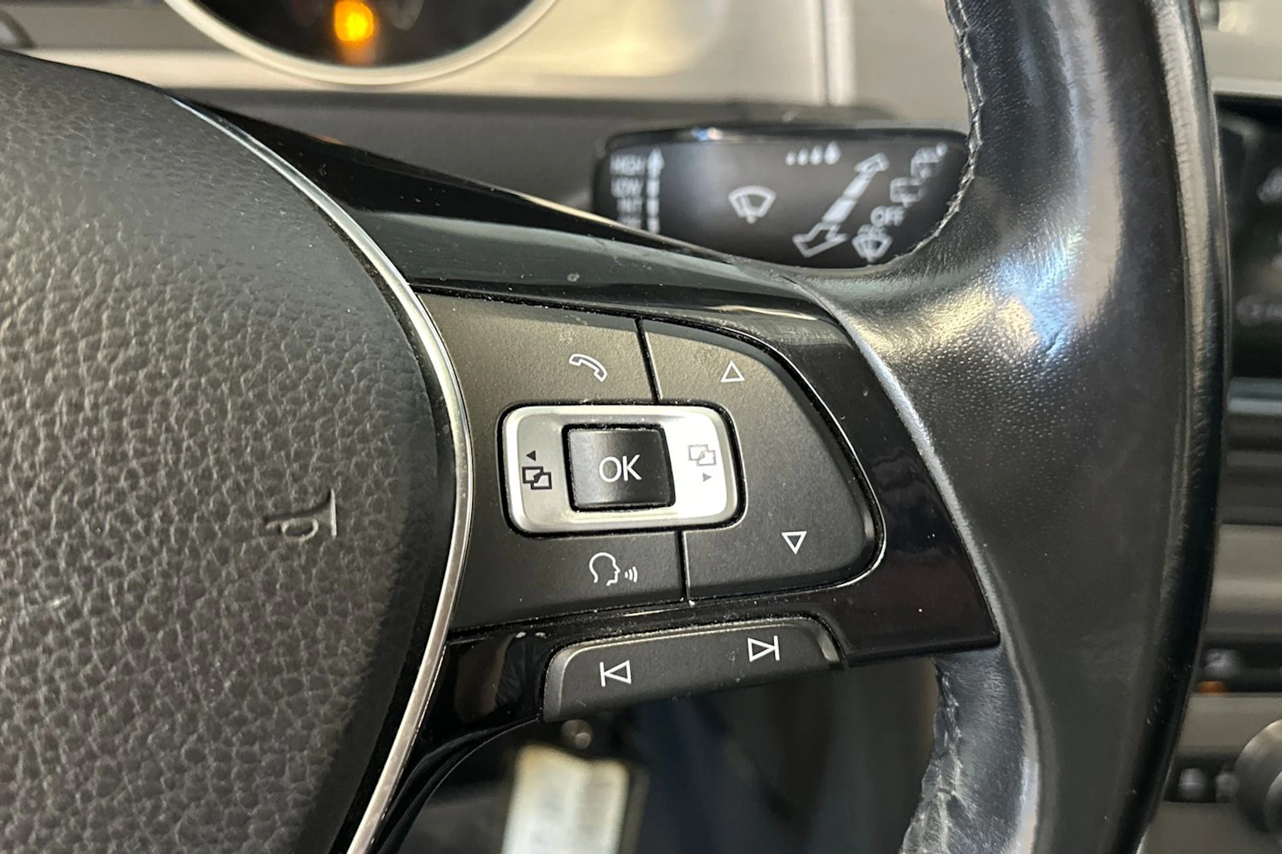 valkoinen Volkswagen Golf 2015 kuva 17.