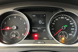 valkoinen Volkswagen Golf 2015 kuva 18.