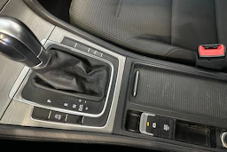 valkoinen Volkswagen Golf 2015 kuva 19.