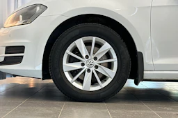 valkoinen Volkswagen Golf 2015 kuva 24.