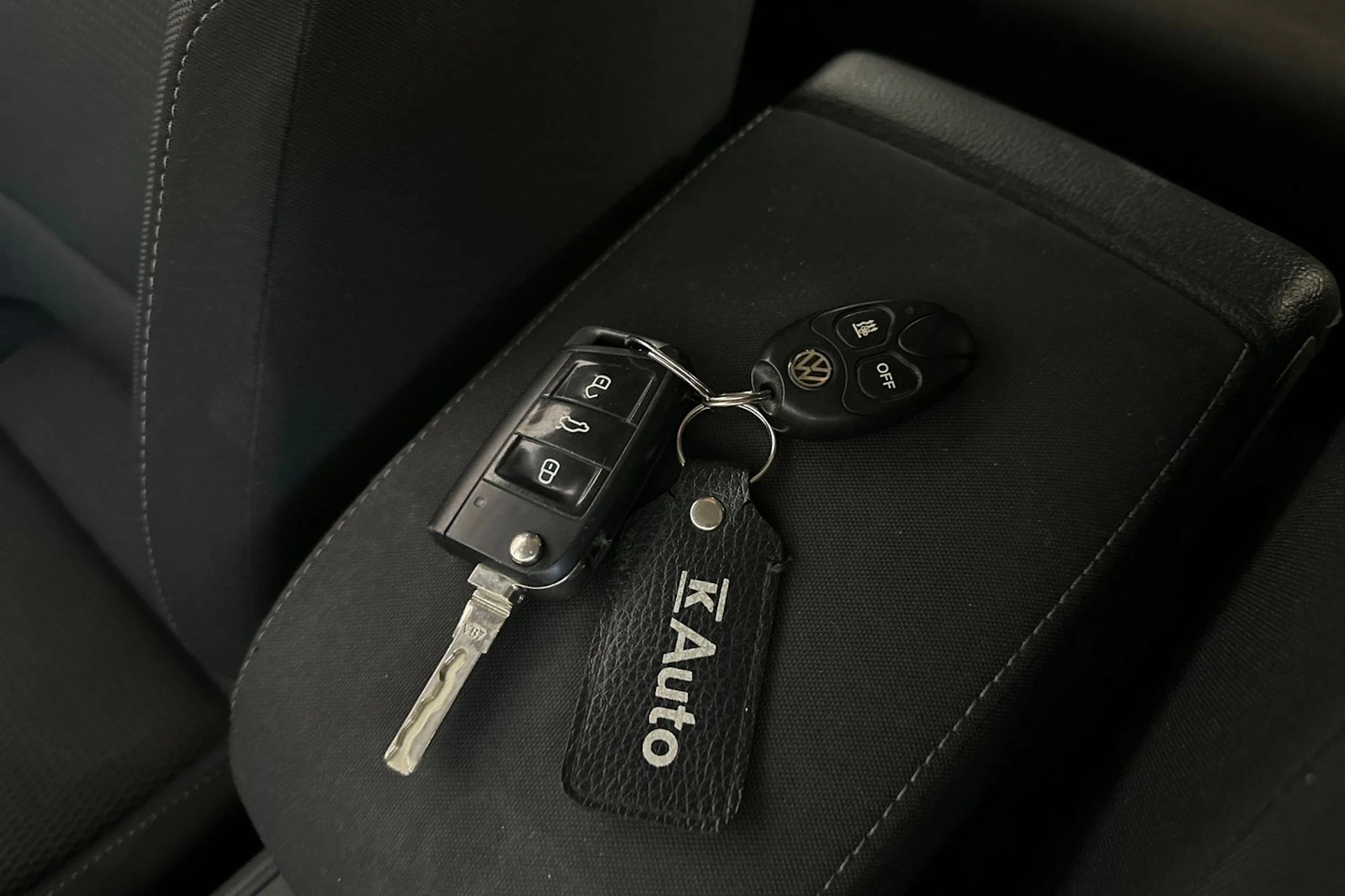 valkoinen Volkswagen Golf 2015 kuva 28.