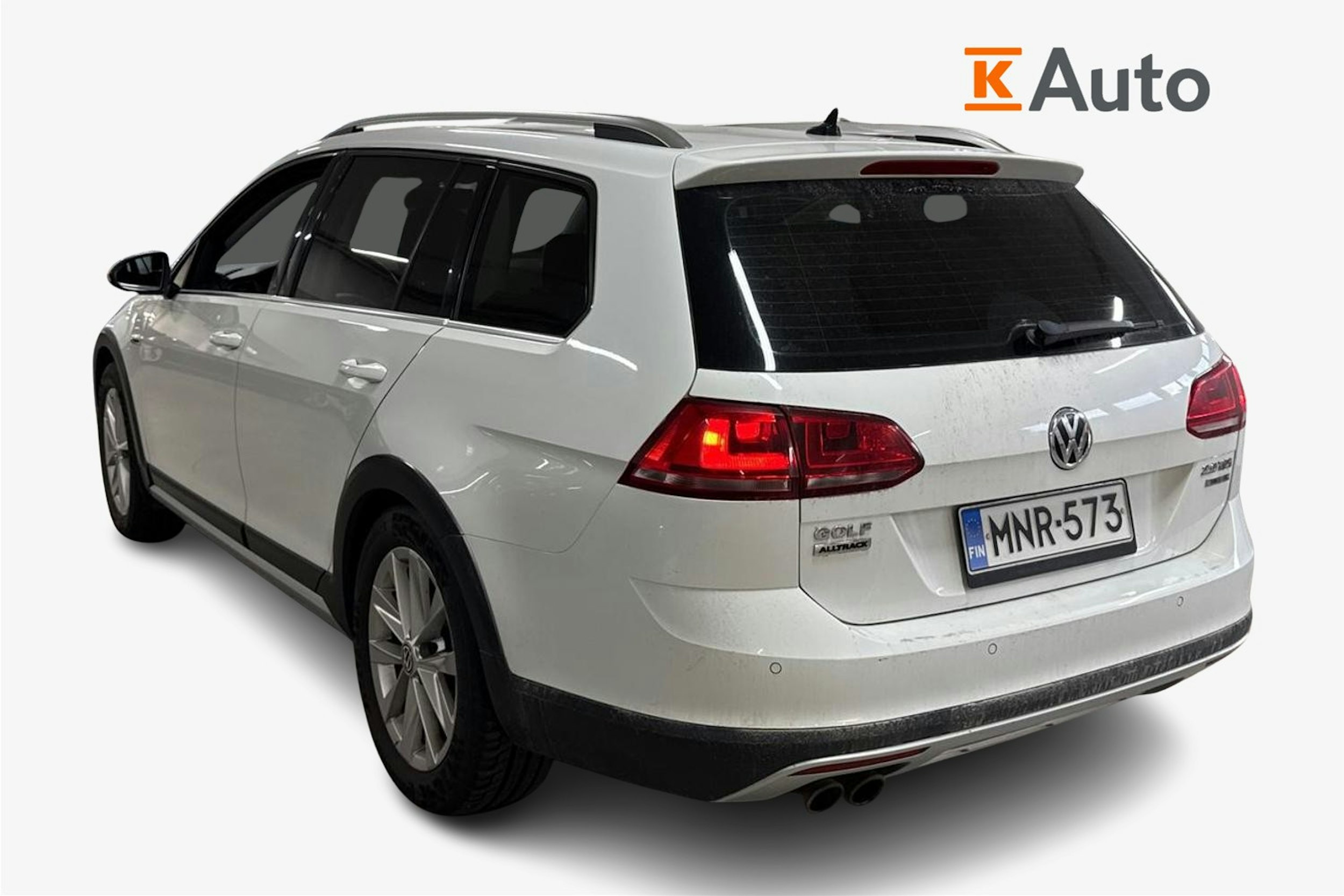 valkoinen Volkswagen Golf 2015 kuva 2.