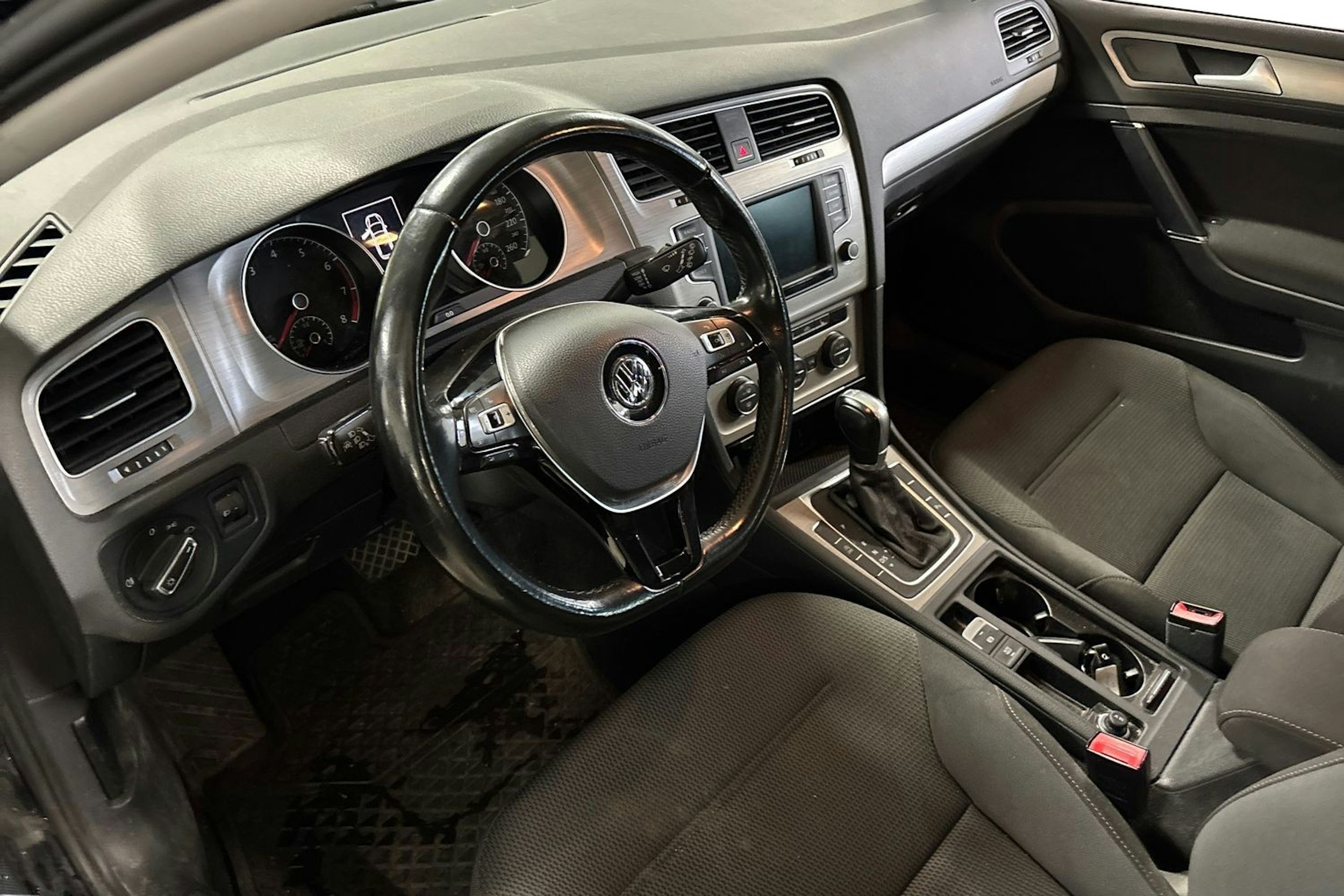 Musta Volkswagen GOLF 2015 kuva 3.