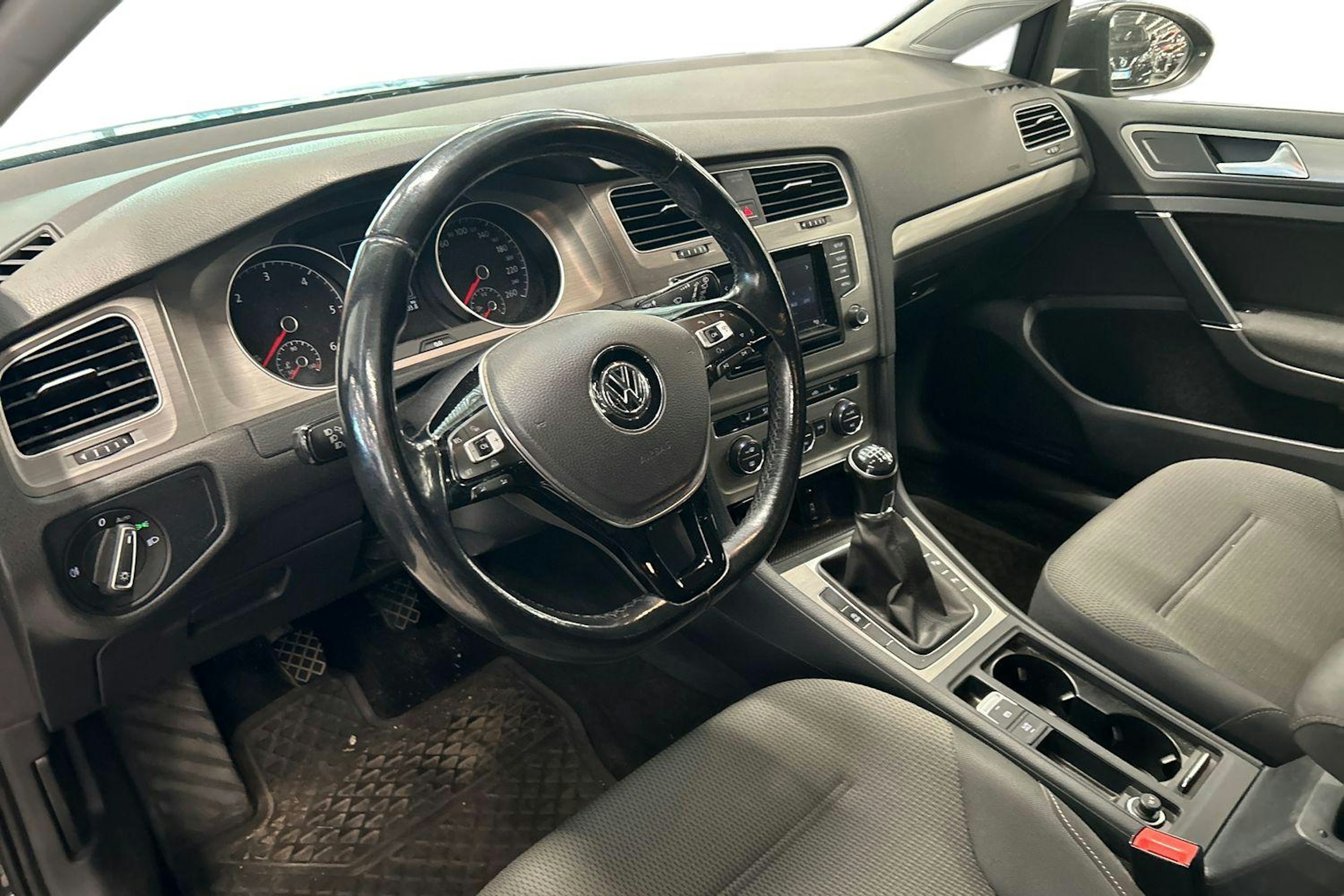 harmaa Volkswagen Golf 2015 kuva 3.