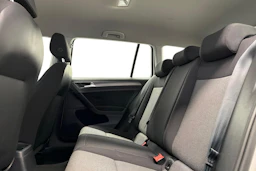 harmaa Volkswagen Golf 2015 kuva 8.