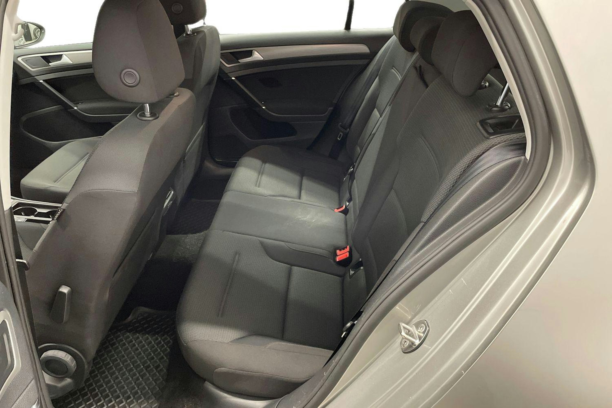 harmaa Volkswagen Golf 2015 kuva 8.