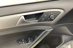 harmaa Volkswagen Golf 2015 kuva 16.