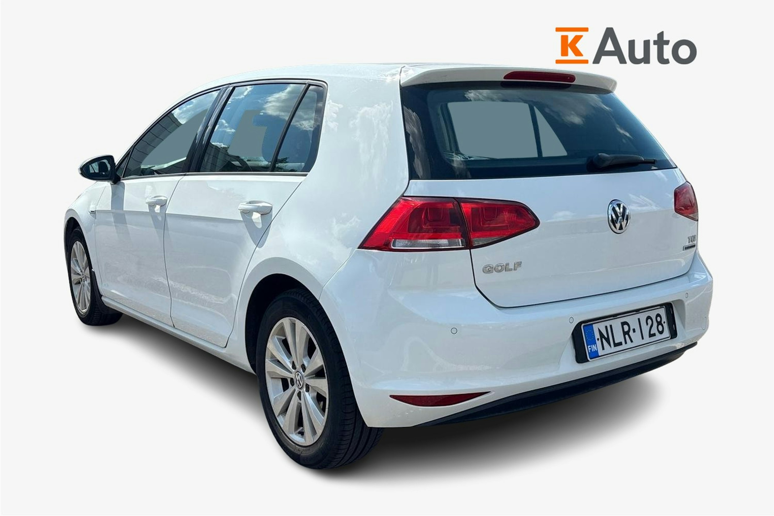 valkoinen Volkswagen Golf 2015 kuva 2.