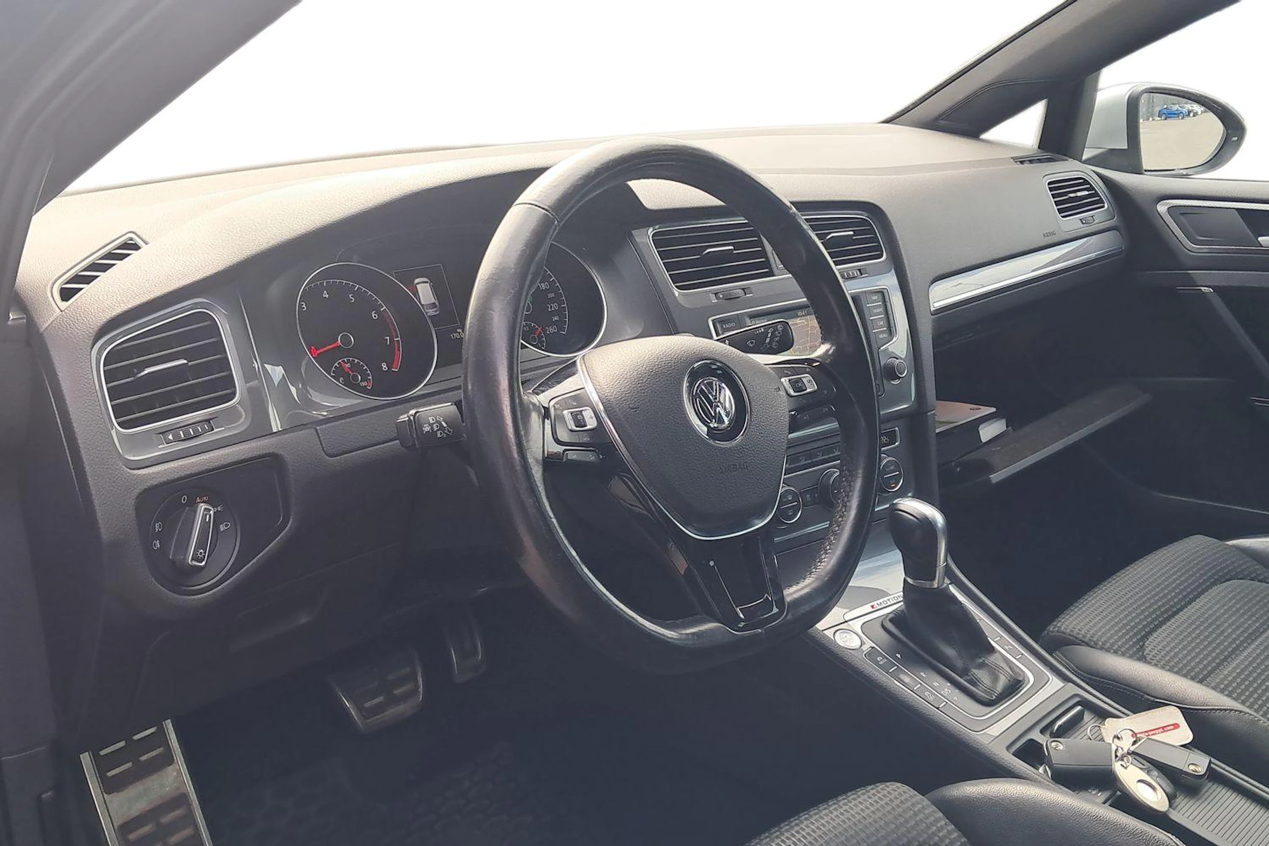 musta Volkswagen Golf 2015 kuva 3.