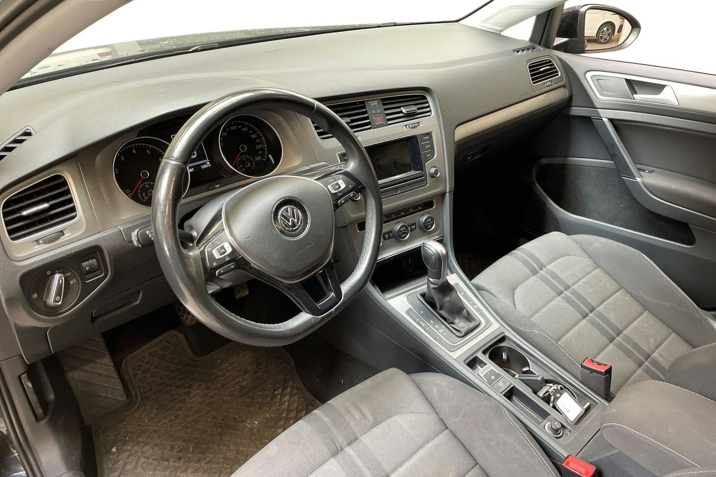musta Volkswagen Golf 2015 kuva 3.
