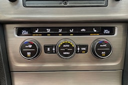 musta Volkswagen Golf 2015 kuva 21.