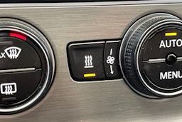 musta Volkswagen Golf 2015 kuva 22.