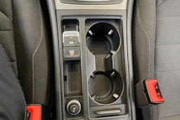 musta Volkswagen Golf 2015 kuva 24.