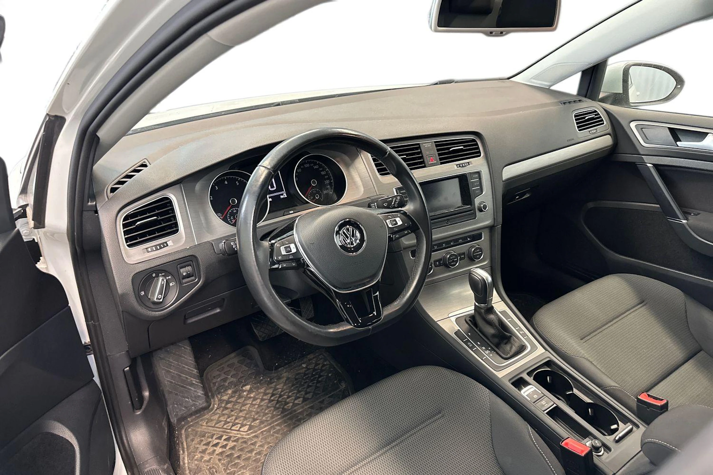 valkoinen Volkswagen Golf 2015 kuva 3.