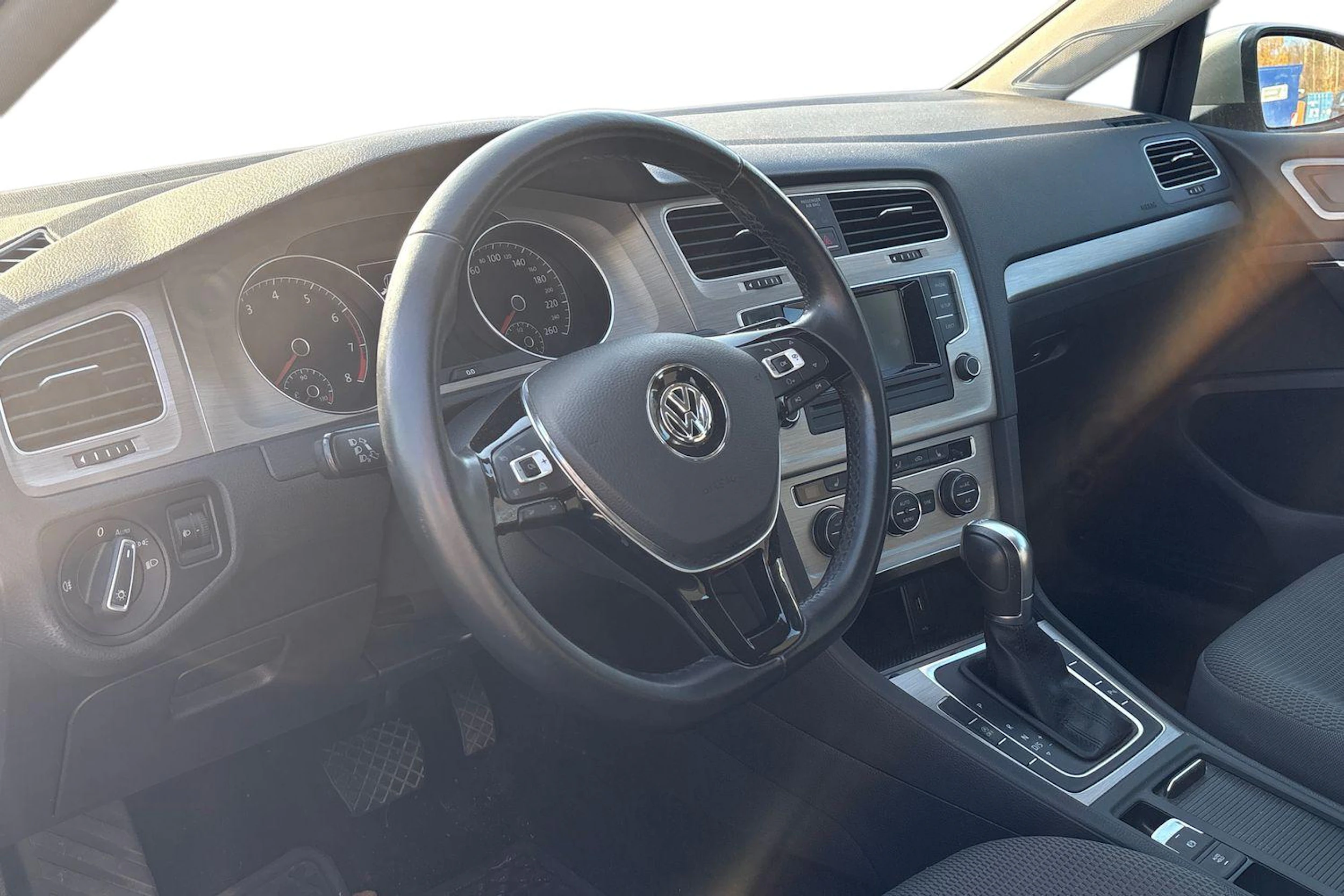 harmaa Volkswagen Golf 2015 kuva 3.