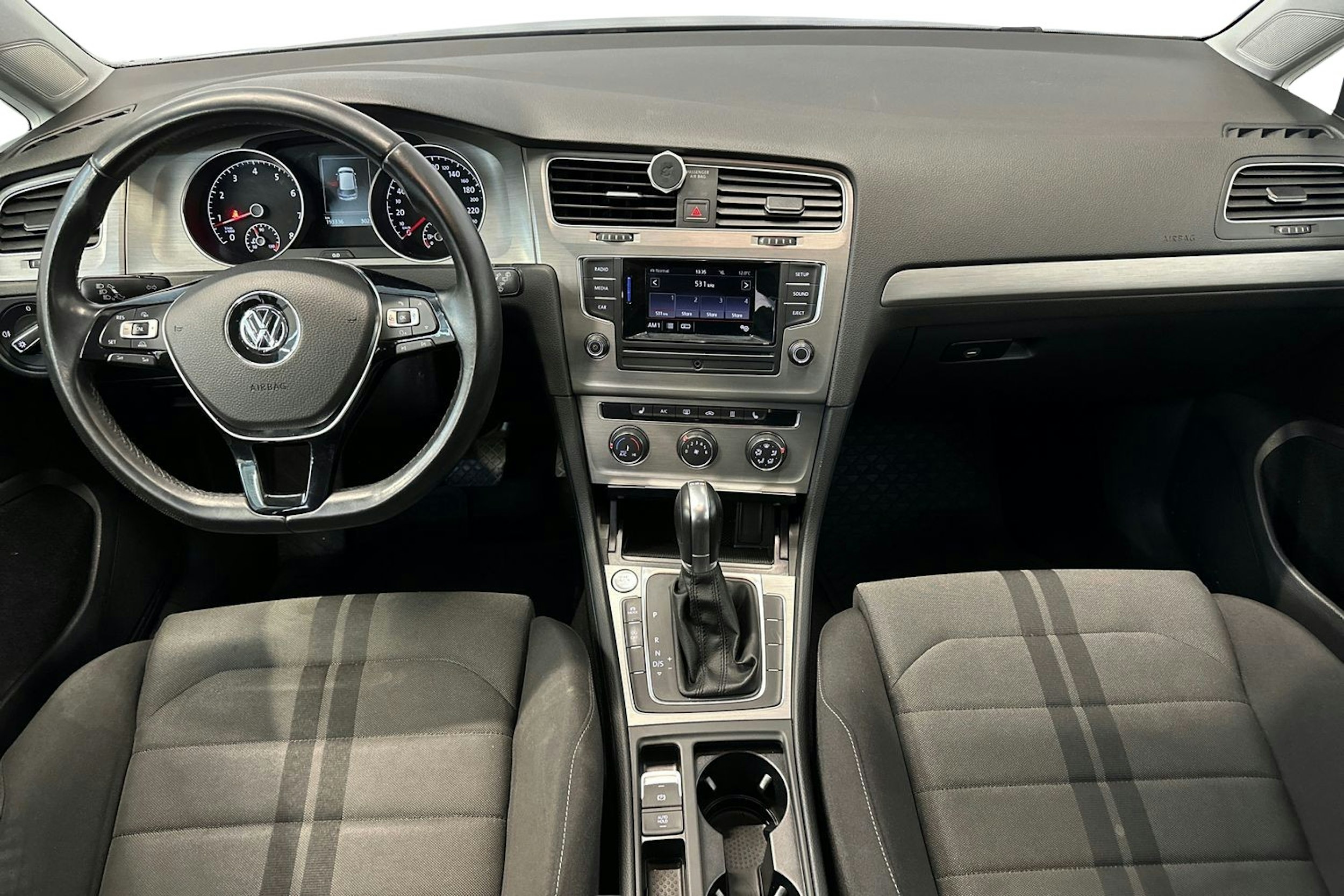 sininen Volkswagen Golf 2015 kuva 9.