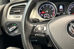 sininen Volkswagen Golf 2015 kuva 16.