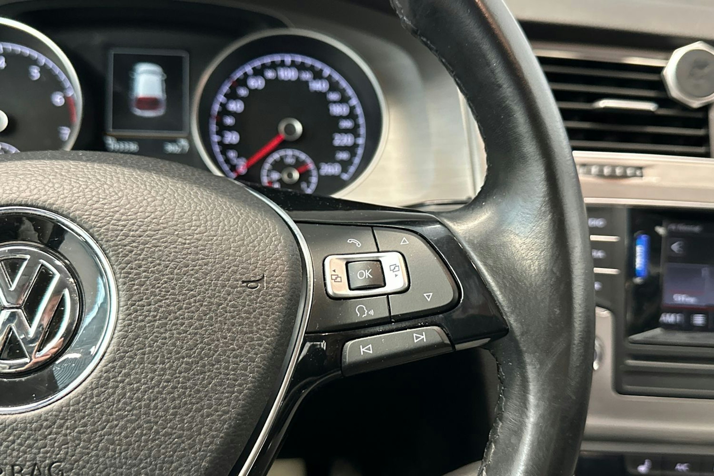 sininen Volkswagen Golf 2015 kuva 17.