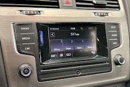 sininen Volkswagen Golf 2015 kuva 18.