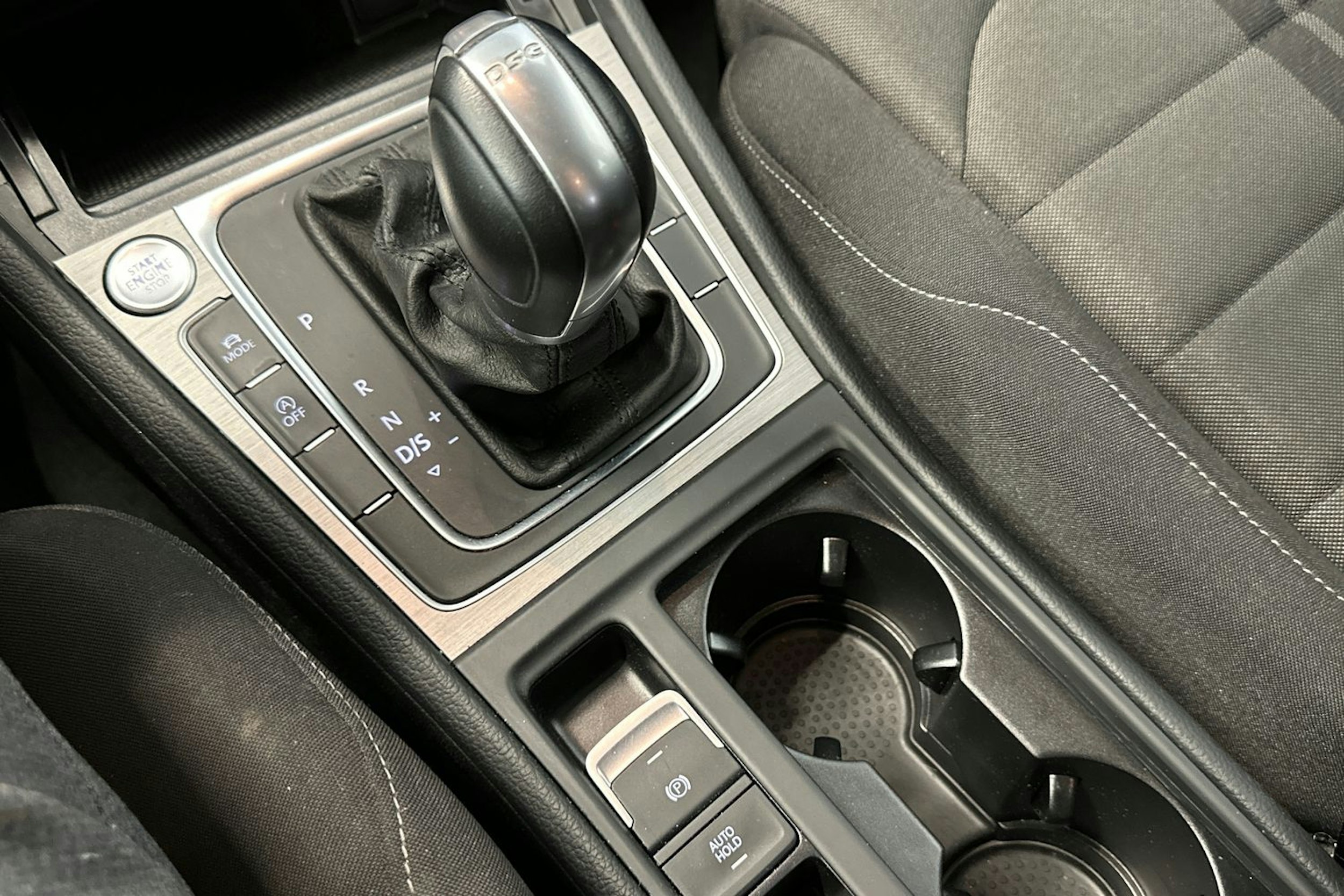 sininen Volkswagen Golf 2015 kuva 20.