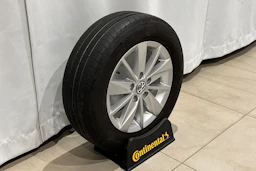 punainen Volkswagen Golf 2015 kuva 40.