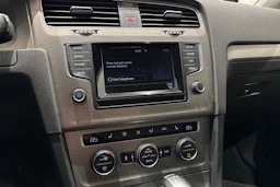 punainen Volkswagen Golf 2015 kuva 49.