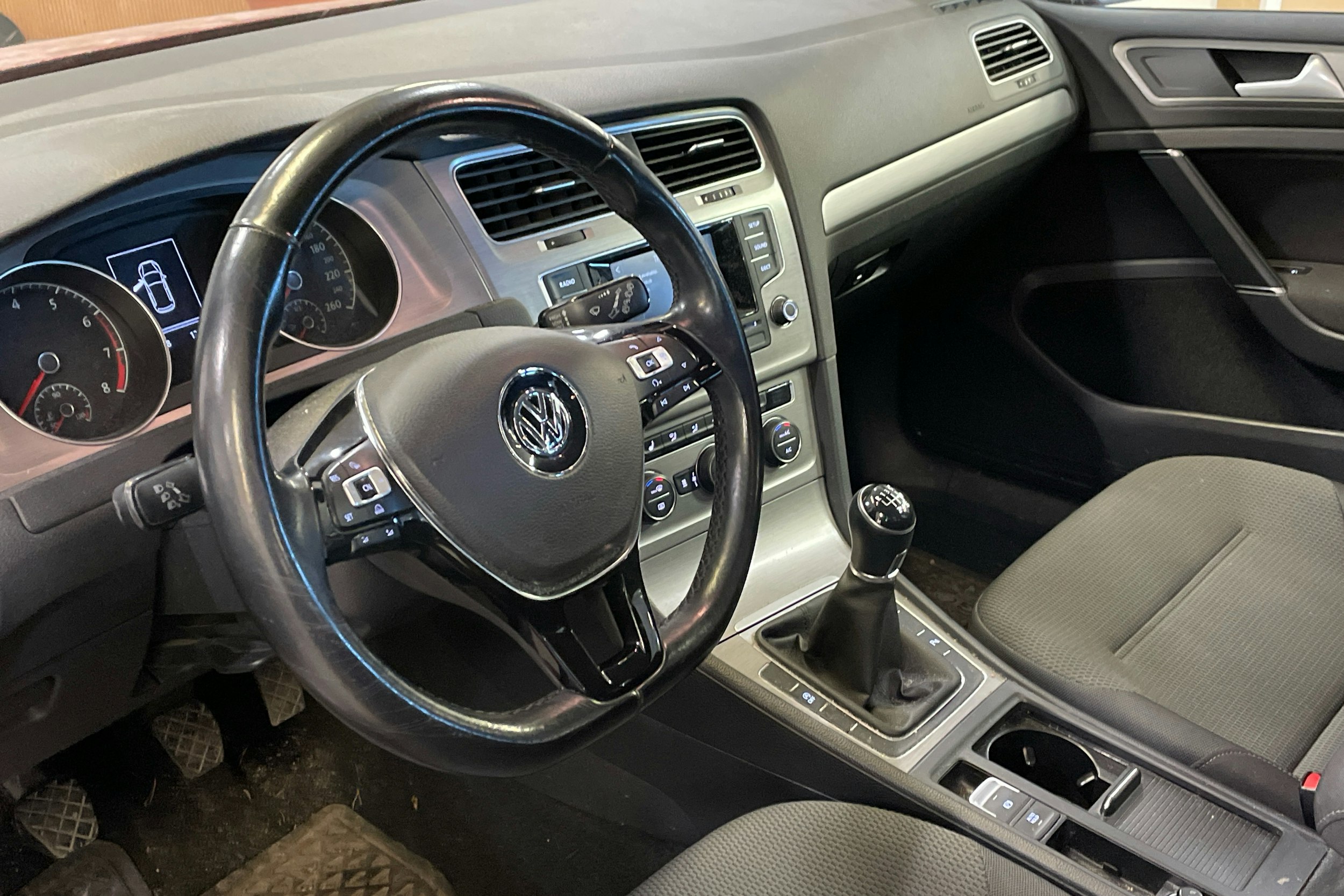 punainen Volkswagen Golf 2015 kuva 3.