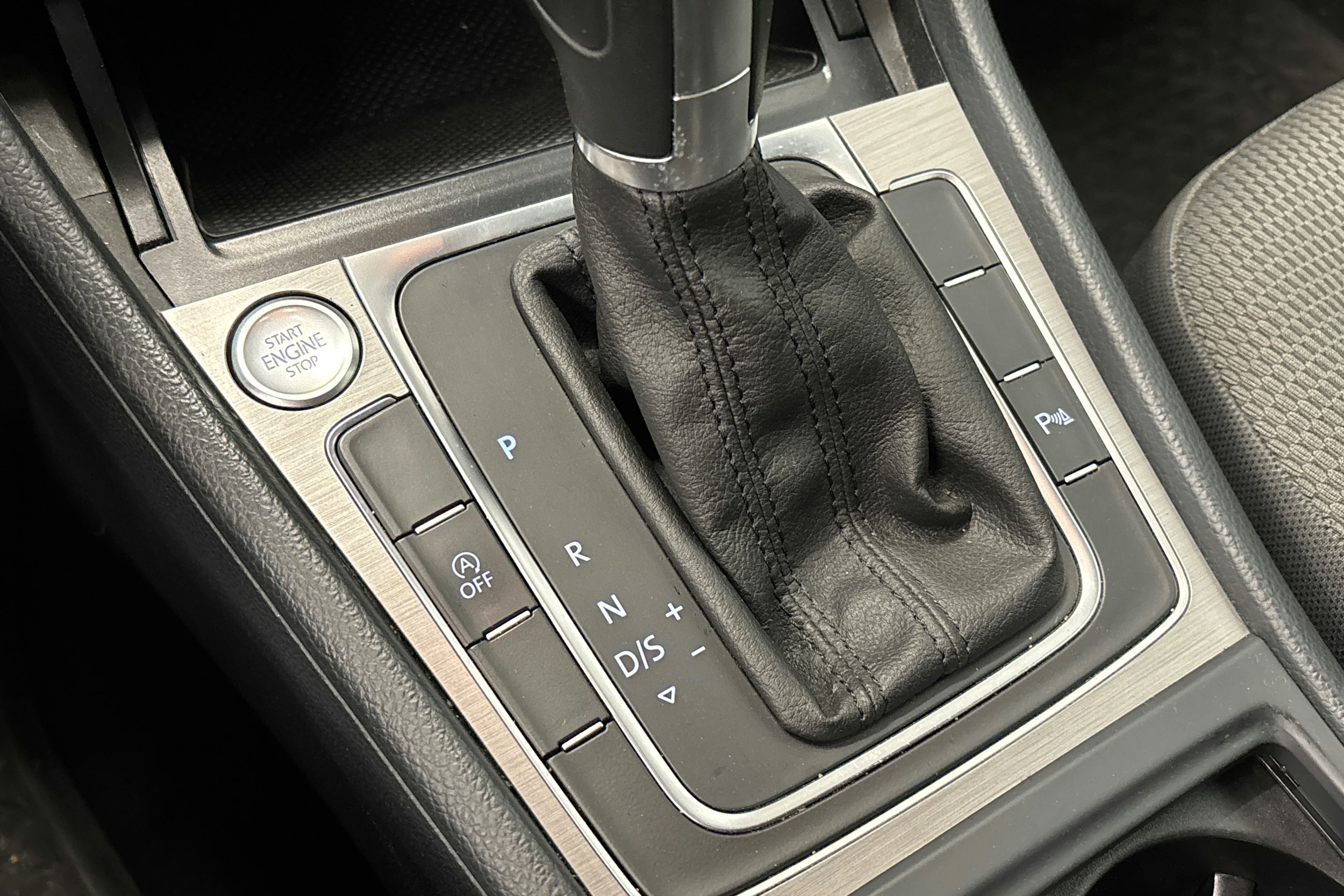 hopea Volkswagen Golf 2015 kuva 23.