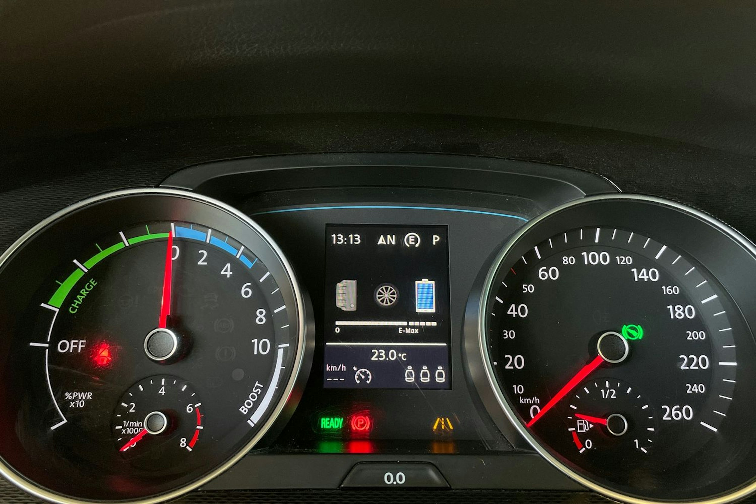 Musta Volkswagen GOLF 2015 kuva 13.