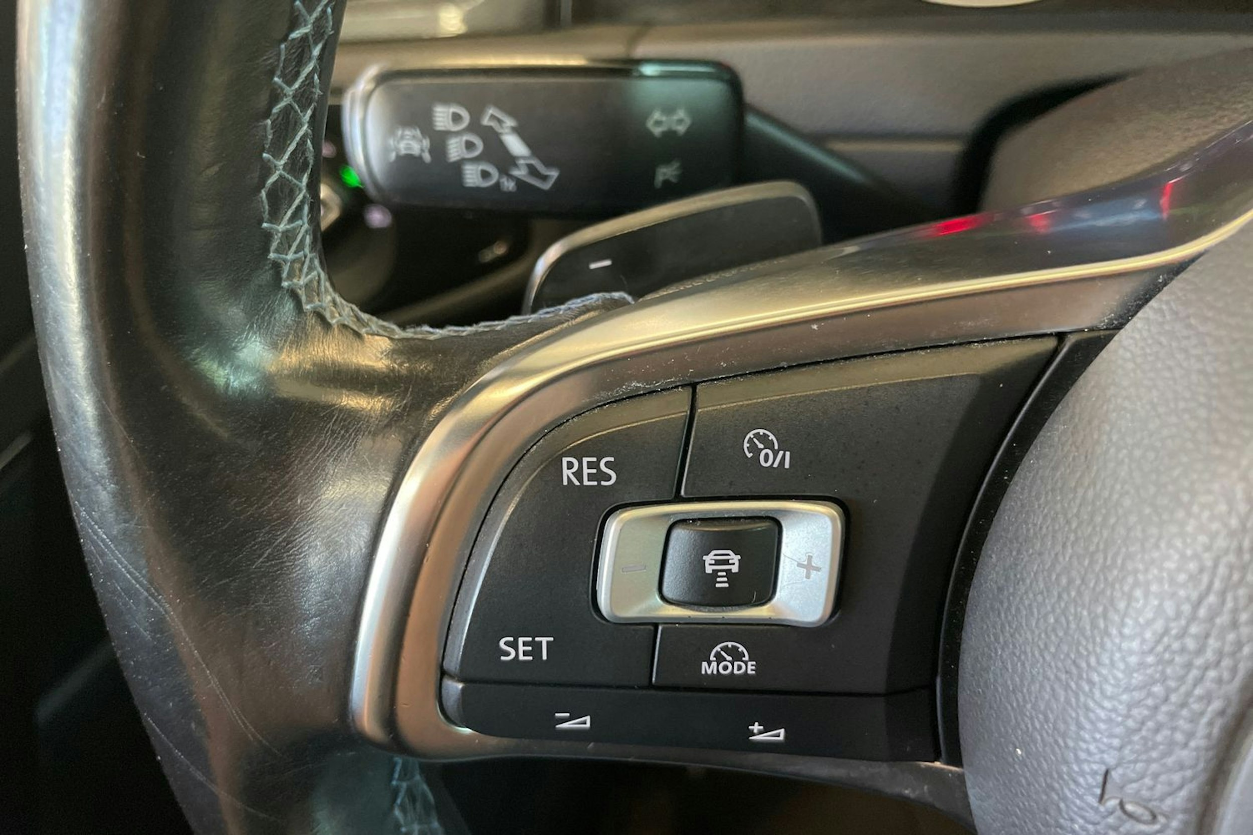 Musta Volkswagen GOLF 2015 kuva 14.