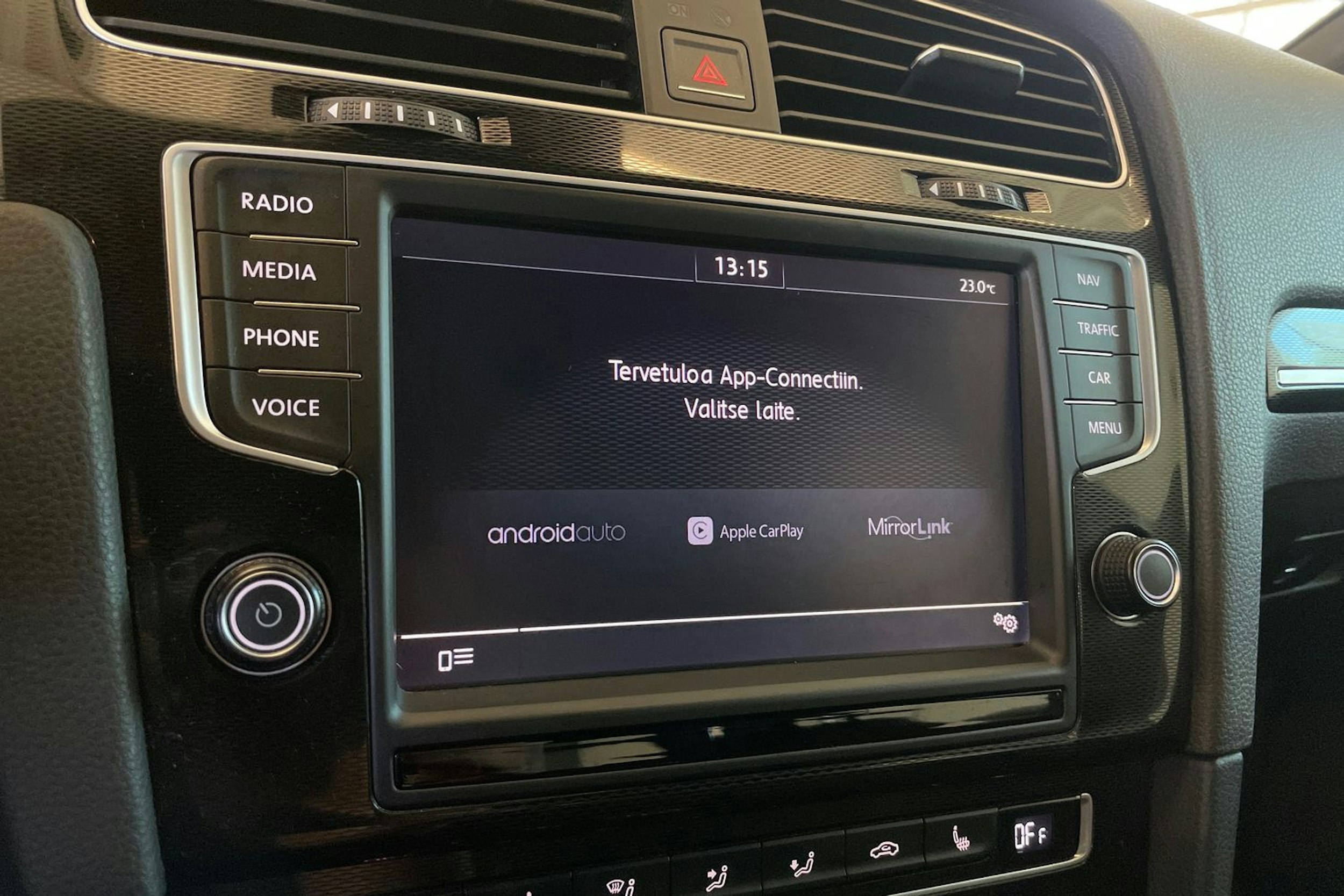 Musta Volkswagen GOLF 2015 kuva 20.