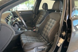 Musta Volkswagen GOLF 2015 kuva 22.
