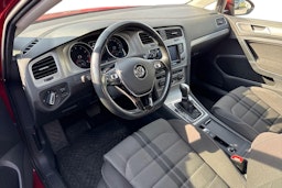 punainen Volkswagen Golf 2015 kuva 3.