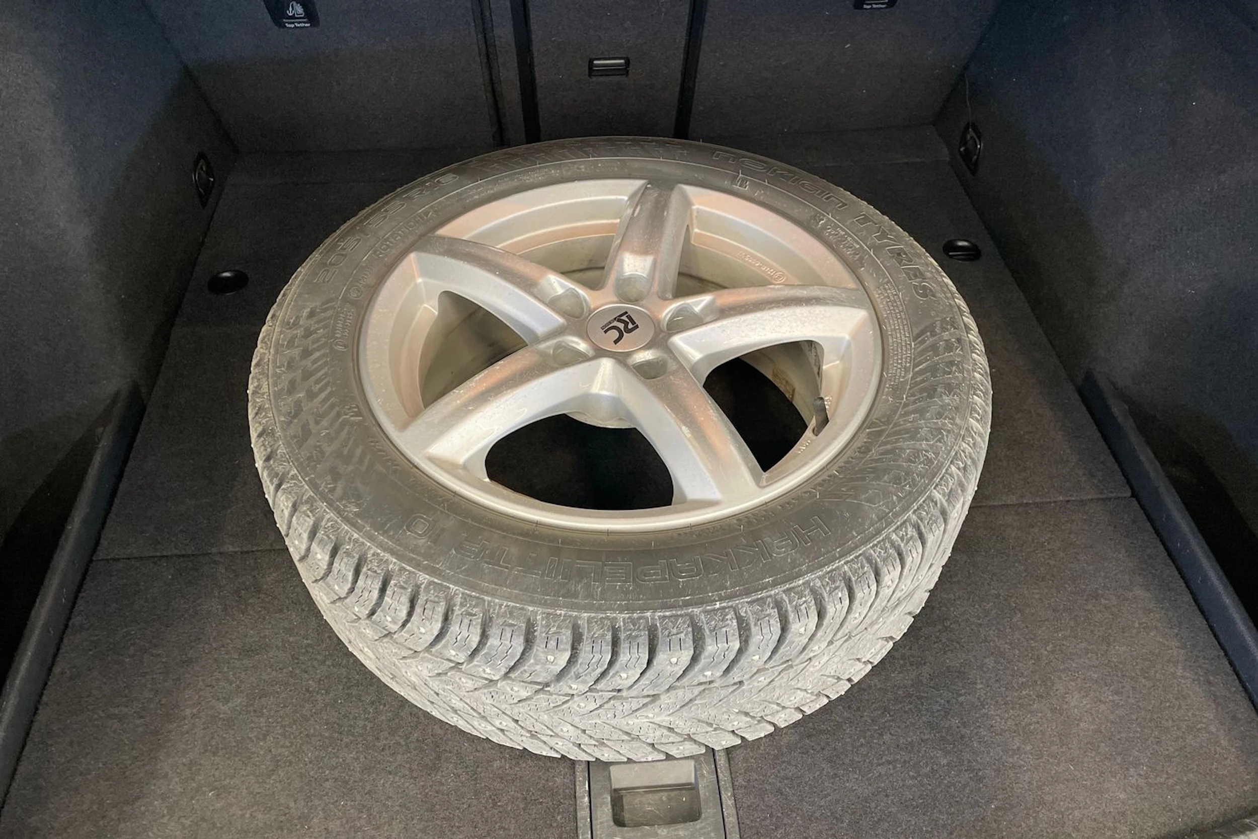 Valkoinen Volkswagen GOLF 2015 kuva 10.