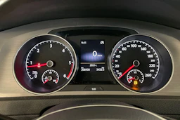 Valkoinen Volkswagen GOLF 2015 kuva 13.