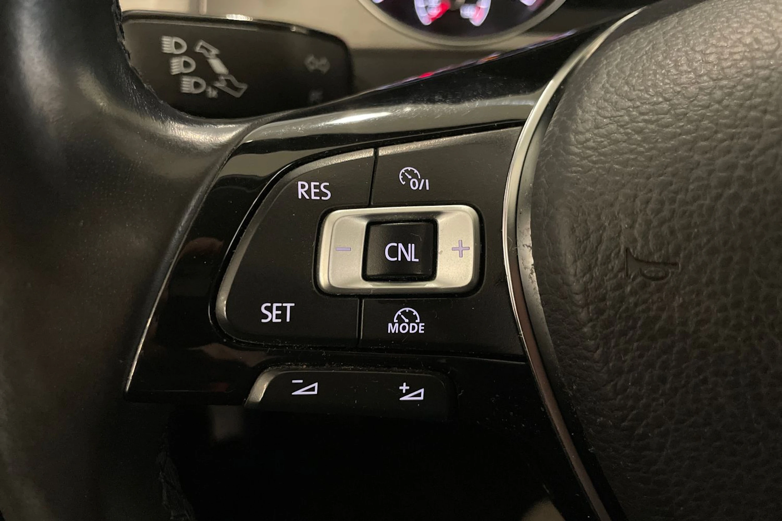 Valkoinen Volkswagen GOLF 2015 kuva 18.