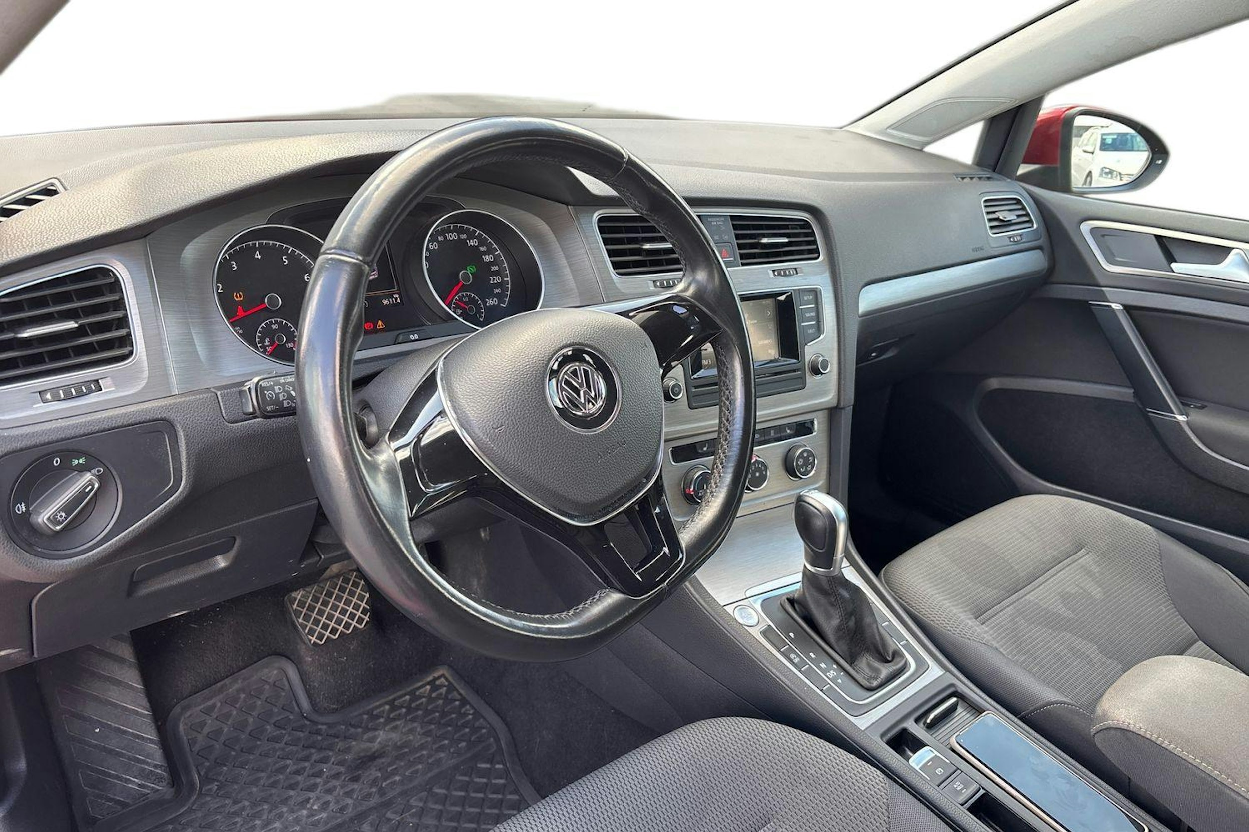 Punainen Volkswagen GOLF 2015 kuva 3.