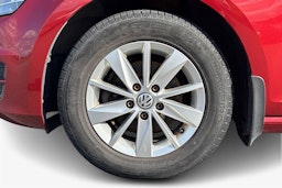 Punainen Volkswagen GOLF 2015 kuva 11.