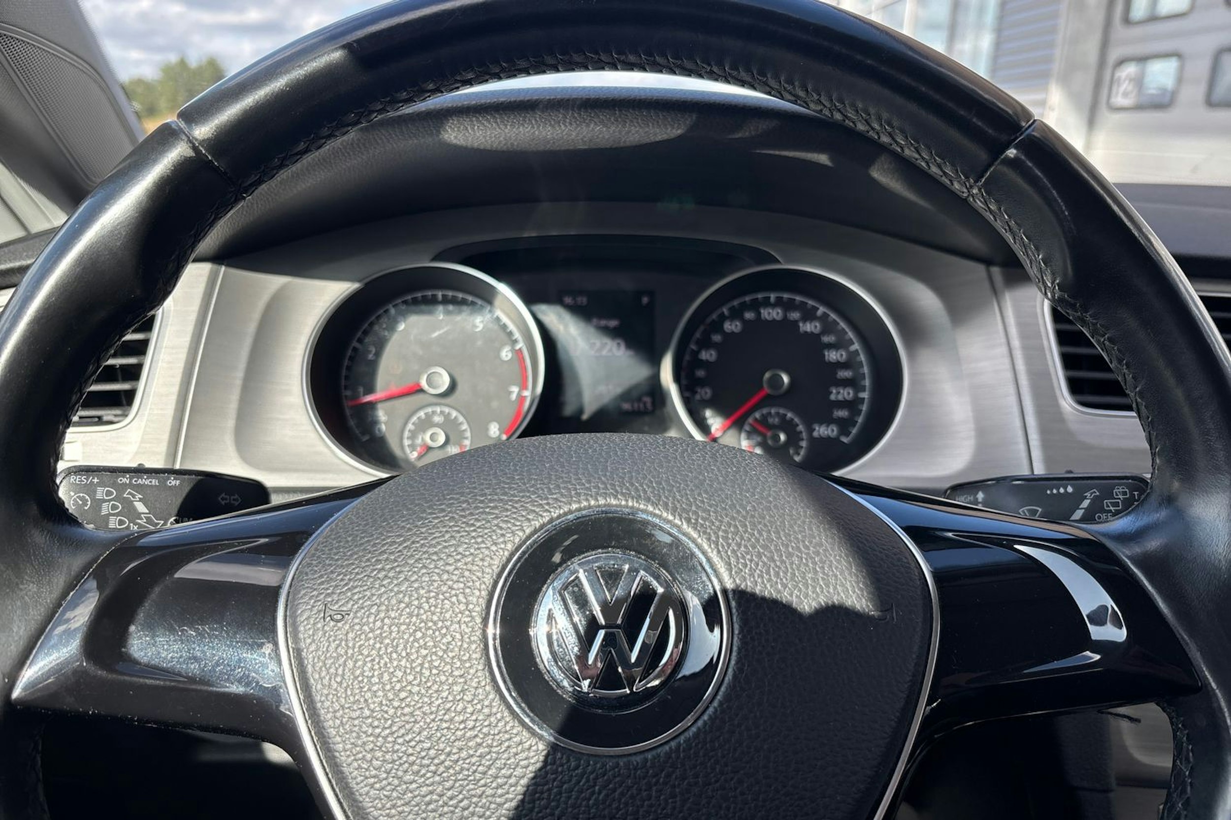 Punainen Volkswagen GOLF 2015 kuva 17.