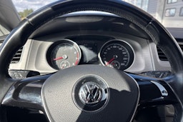 Punainen Volkswagen GOLF 2015 kuva 17.