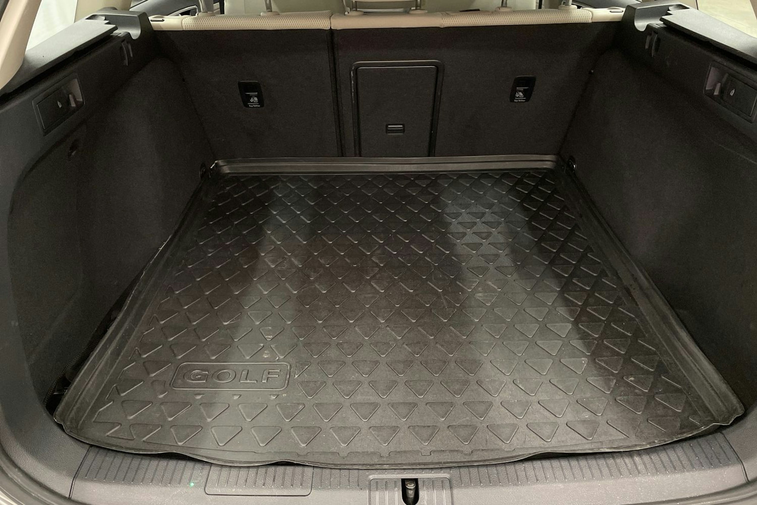 Harmaa Volkswagen GOLF 2015 kuva 22.