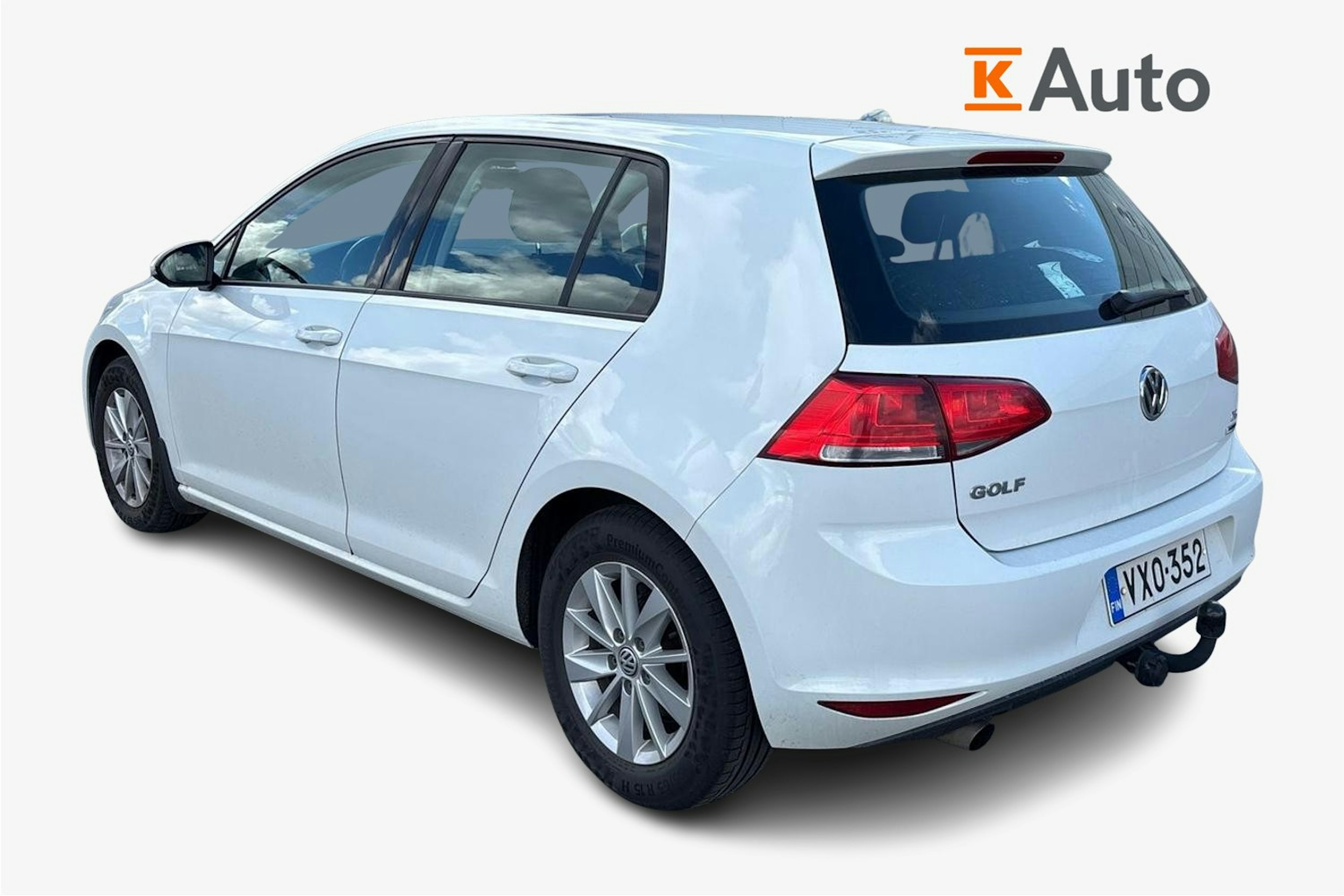 valkoinen Volkswagen Golf 2015 kuva 2.