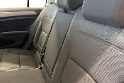 valkoinen Volkswagen Golf 2015 kuva 10.
