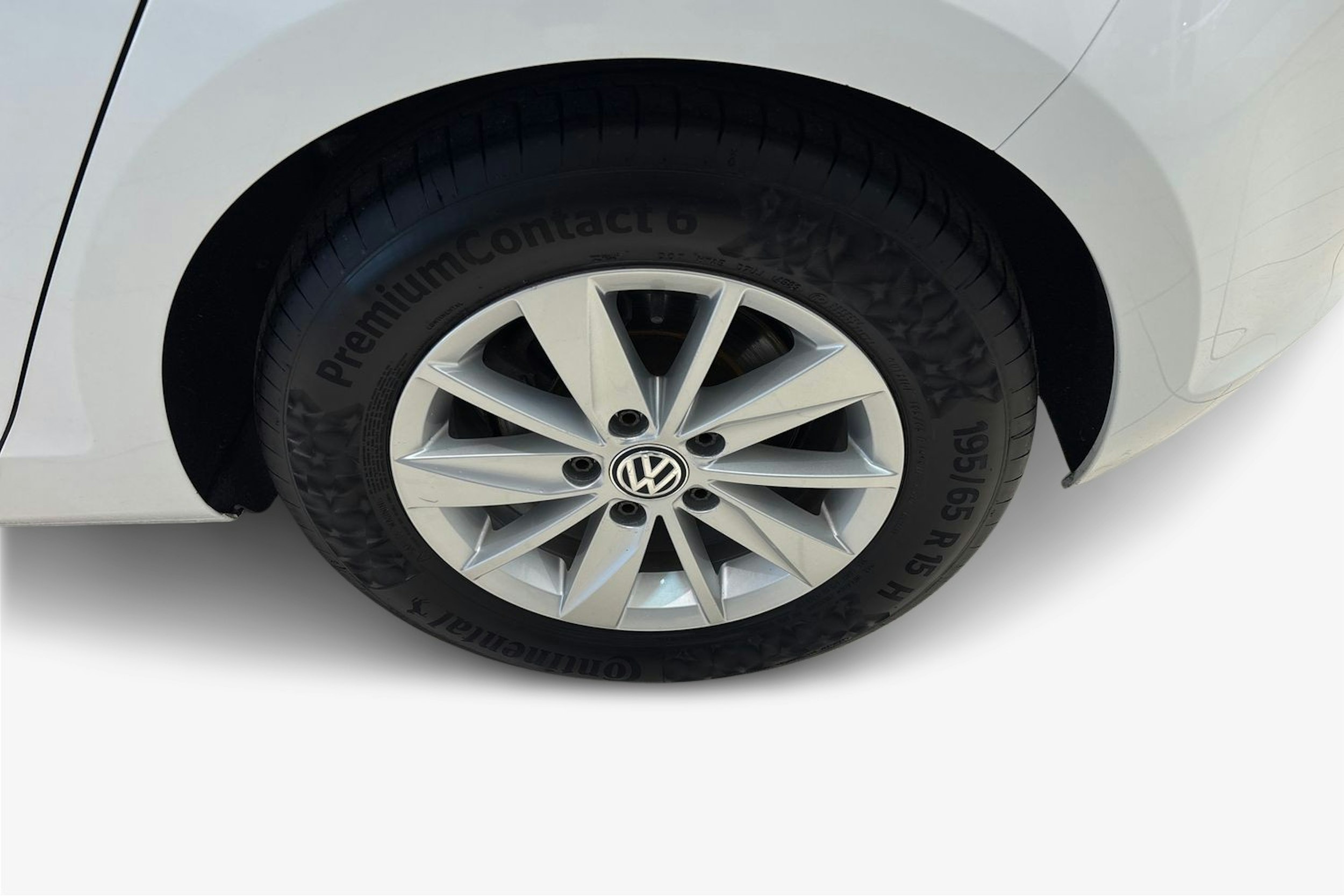 valkoinen Volkswagen Golf 2015 kuva 11.