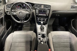 Musta Volkswagen GOLF 2015 kuva 9.