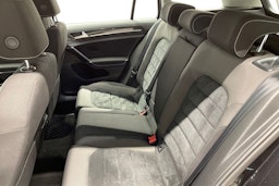 Musta Volkswagen GOLF 2015 kuva 10.