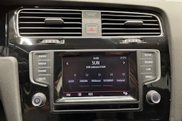 Musta Volkswagen GOLF 2015 kuva 17.