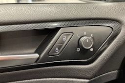 Musta Volkswagen GOLF 2015 kuva 24.