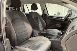 Musta Volkswagen GOLF 2015 kuva 25.