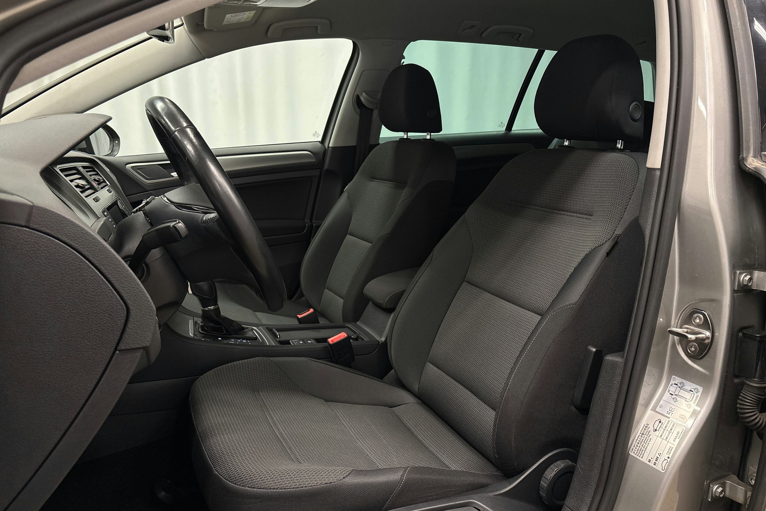 harmaa Volkswagen Golf 2015 kuva 15.